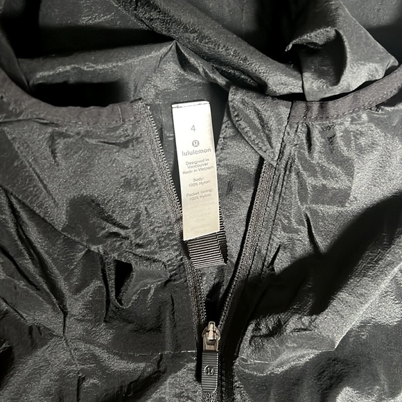 ✨RARE✨🆕Lululemon Fabled Forest Jacket-
Black- *Crafted lace lends NWOT✨ - Picture 10 of 11